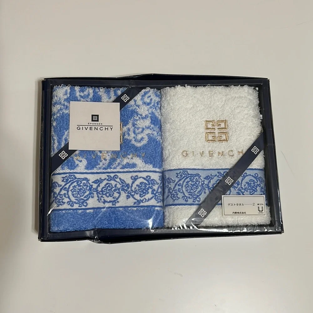 Givenchy face / hand towel